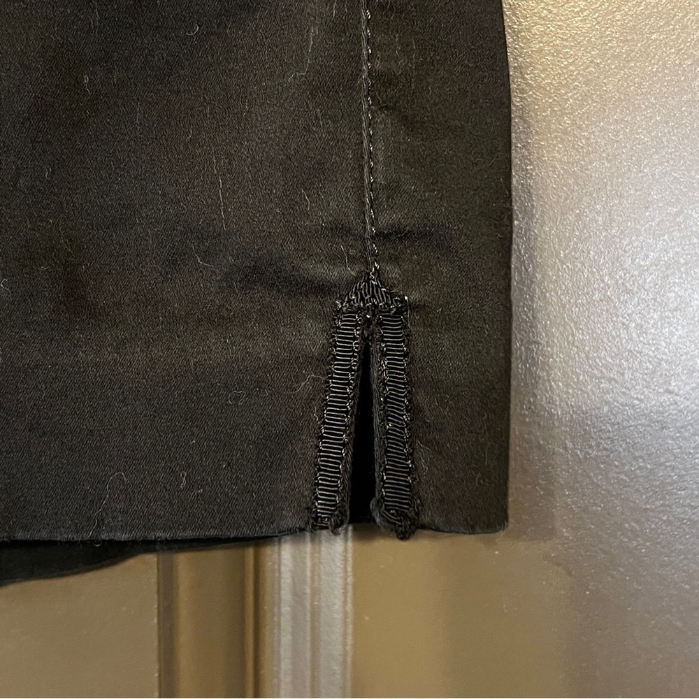 WHITE HOUSE BLACK MARKET Black Shorts, Size 10 - Picture 3 of 8